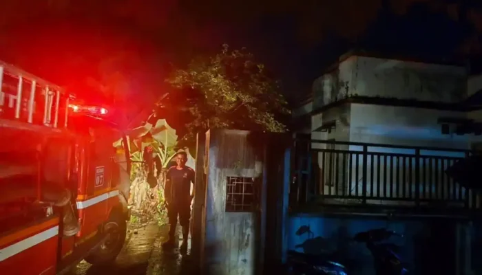 Damkar Agam Padamkan Percikan Api di Rumah Dinas Kepala BPS