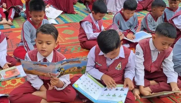 Perpusda Padang Panjang Tingkatkan Minat Baca Siswa Lewat Perpustakaan Keliling