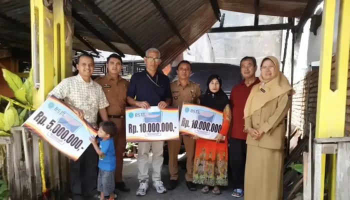 Pemko Padang Salurkan Bantuan Sosial Bagi Korban Bencana di Koto Tangah