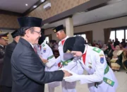 Wali Kota Zulmaeta Kukuhkan Paskibraka Payakumbuh untuk Upacara HUT ke-81 Kemerdekaan RI