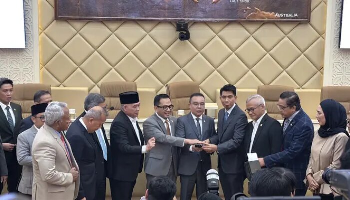Komisi II DPR Tunjuk Bahtra Banong Pimpin Panja RUU Pemilu