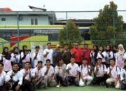 Ketua Umum KONI Sumbar melepas kontingen atlet cricket Sumatera Barat untuk mengikuti Kejurnas di Bali.