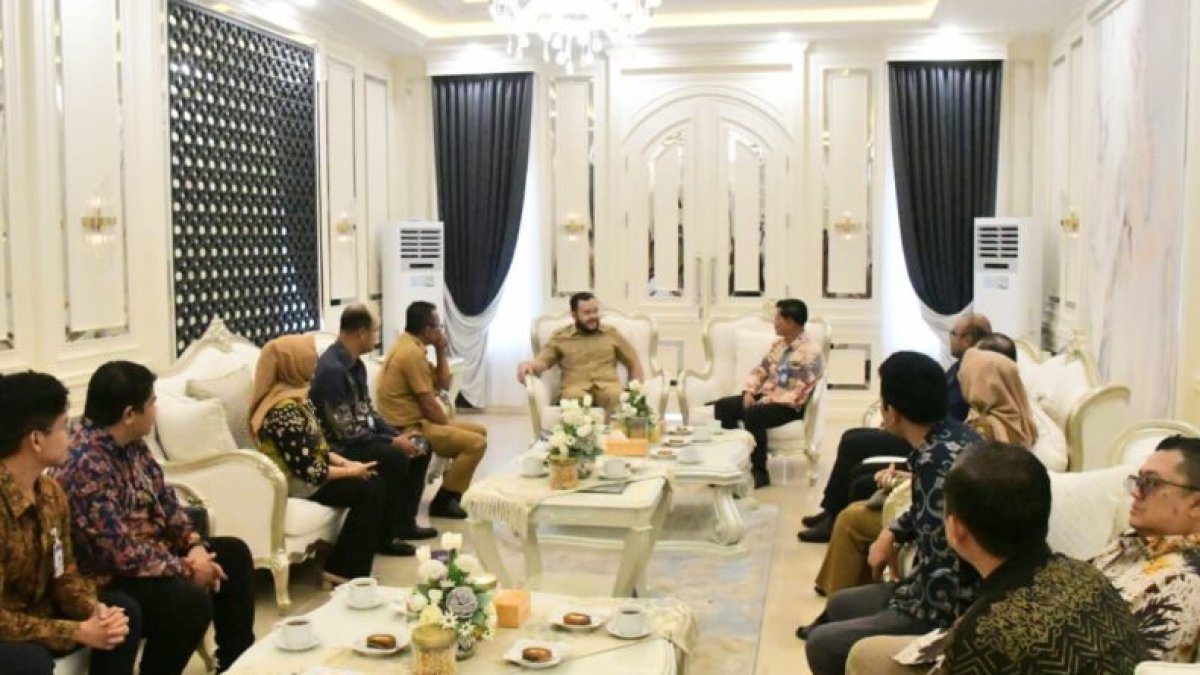 Wali Kota Padang Fadly Amran bertemu delegasi BRI untuk membahas kerja sama digitalisasi pembayaran pajak dan retribusi daera