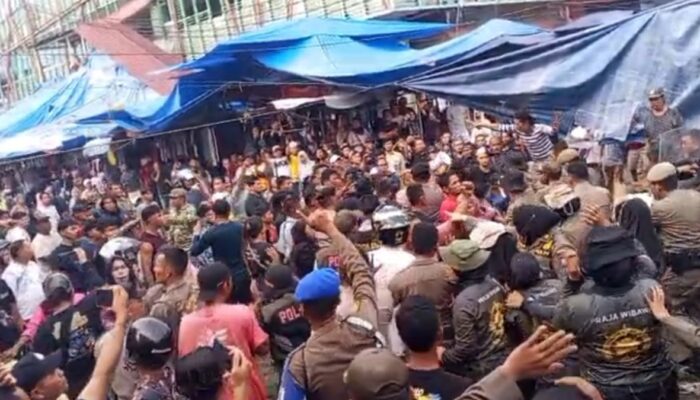 Pemko Padang Pindahkan Pedagang Sandang Pangan ke Basement Pasar Raya