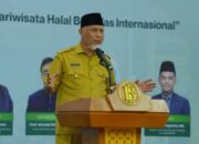 Gubernur Sumbar Mahyeldi saat memberikan arahan pengembangan ekonomi syariah dan pariwisata halal di pesantren.