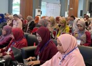 Ratusan guru SMP di Kota Padang mengikuti pelatihan pengembangan konten digital pendidikan di Youth Center.