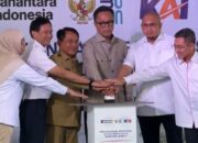 COO Danantara Dony Oskaria meresmikan reaktivasi jalur kereta api di Stasiun Kayu Tanam, Sumatera Barat.