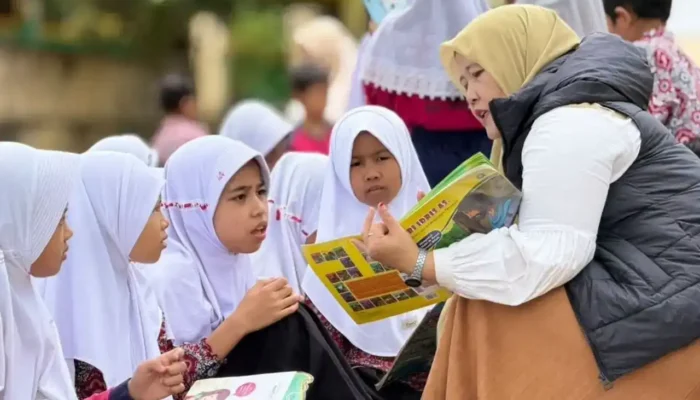 Dinas Arsip Agam Hadirkan 700 Buku untuk Siswa SD 29 Koto Malintang